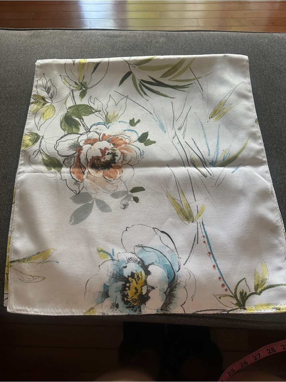 Floral Soft Watercolor Bloom Design Table Runner (71 Inches)